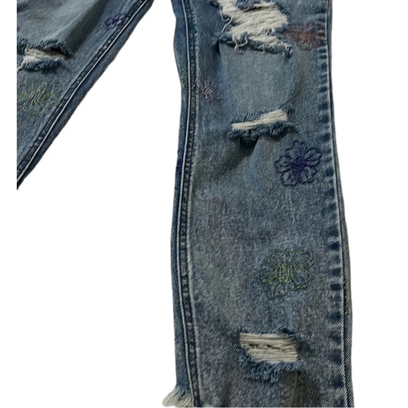 TIMAELTOWN distressed flower jeans 9 - Picture 3 of 10